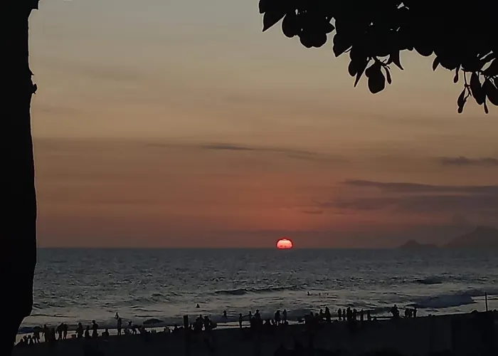 Lindo Por Do Sol Pe Na Areia